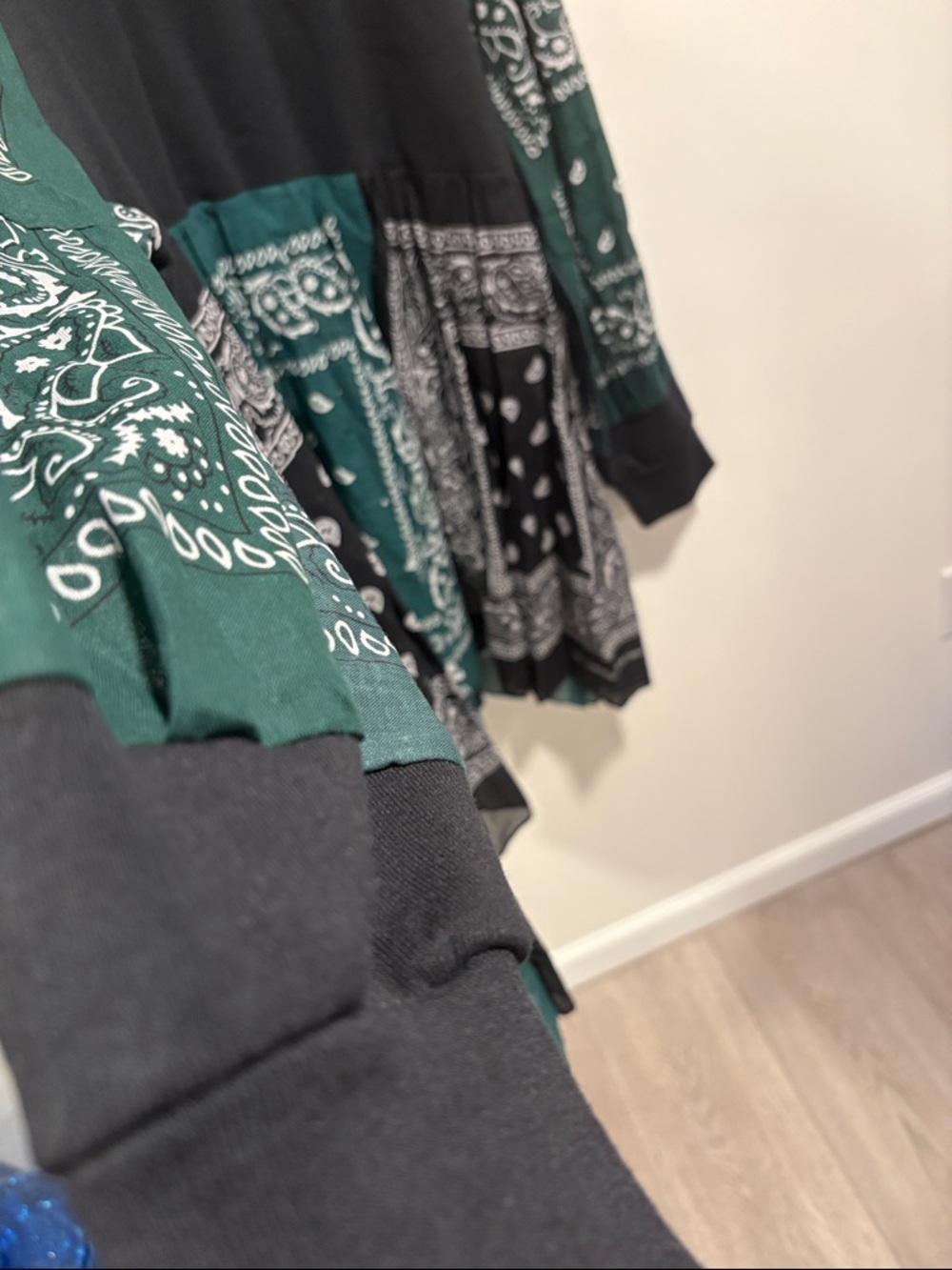 Black and Dark Green Bandana-Print Long Sleeve Dress - Picture 2 of 3